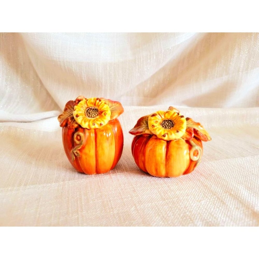 Vintage Sunflower + Pumpkin Salt + Peppers